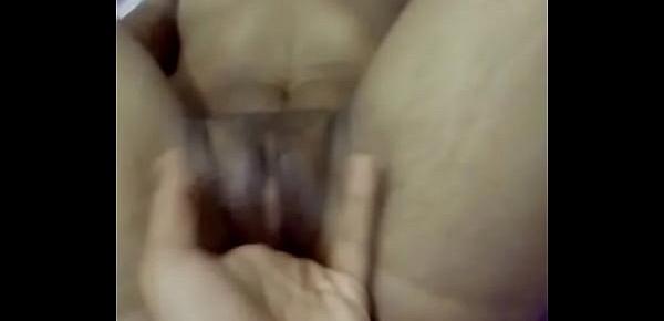  alexandra morena de caracas Venezuela masturbación extrema con cuatro dedos en su vagina